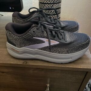Brooks Women's Black and Gray Ghost Max